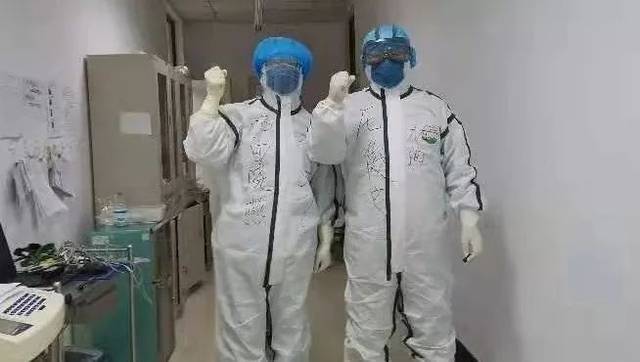 疫情前线,医护人员的英雄事迹 疫情前线,医护人员的英雄事迹