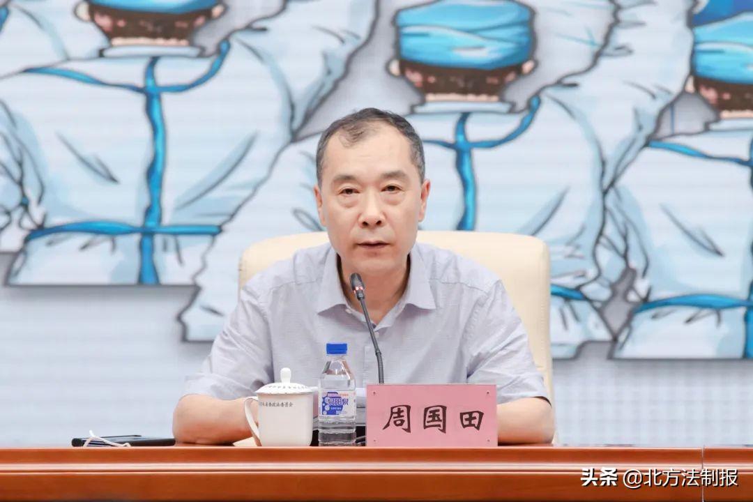 逆流而上,英雄赞歌——致敬抗击疫情的英雄们 逆流而上,英雄赞歌——致敬抗击疫情的英雄们