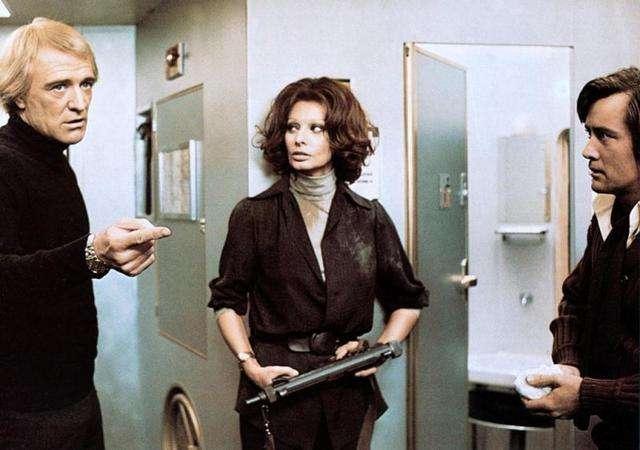 疫情封城时刻,城市静止,生命顽强奋战 疫情封城时刻,城市静止,生命顽强奋战