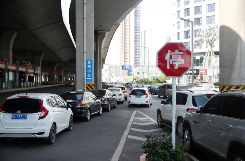 疫情封闭管理时期的小区生活观察 疫情封闭管理时期的小区生活观察