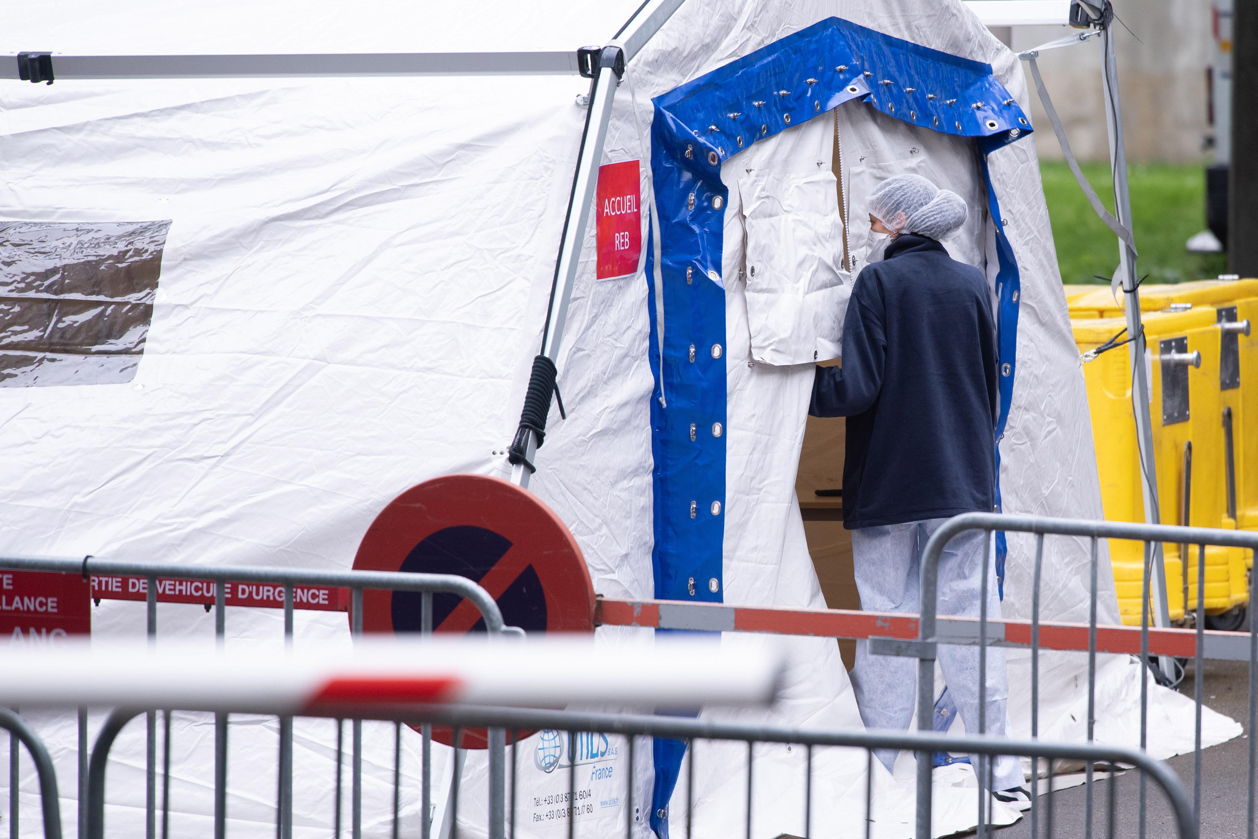 全球疫情起源与演变，疫情开始的时间点解析