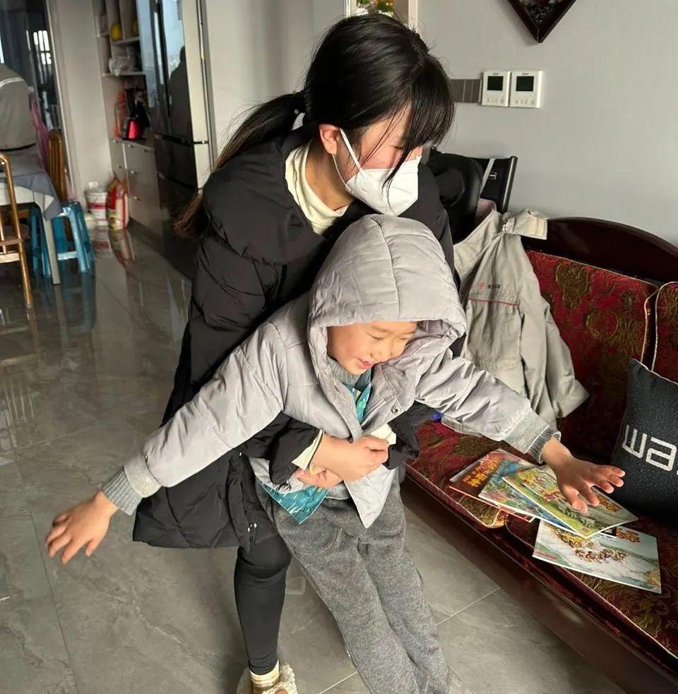 疫情下的家庭生活采恩，温馨挑战与成长之路