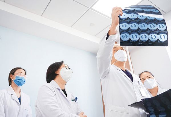 三年新冠疫情的挑战与应对策略 三年新冠疫情的挑战与应对策略