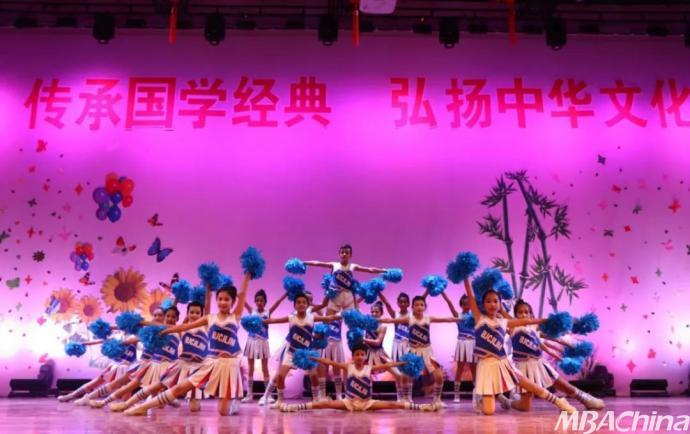 天津财经大学的新疆文化风采展示 天津财经大学的新疆文化风采展示