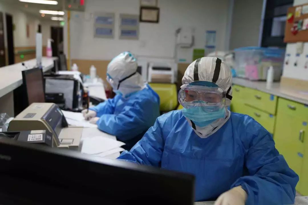 武汉疫情中的浙江专家，勇担重任，共克时艰