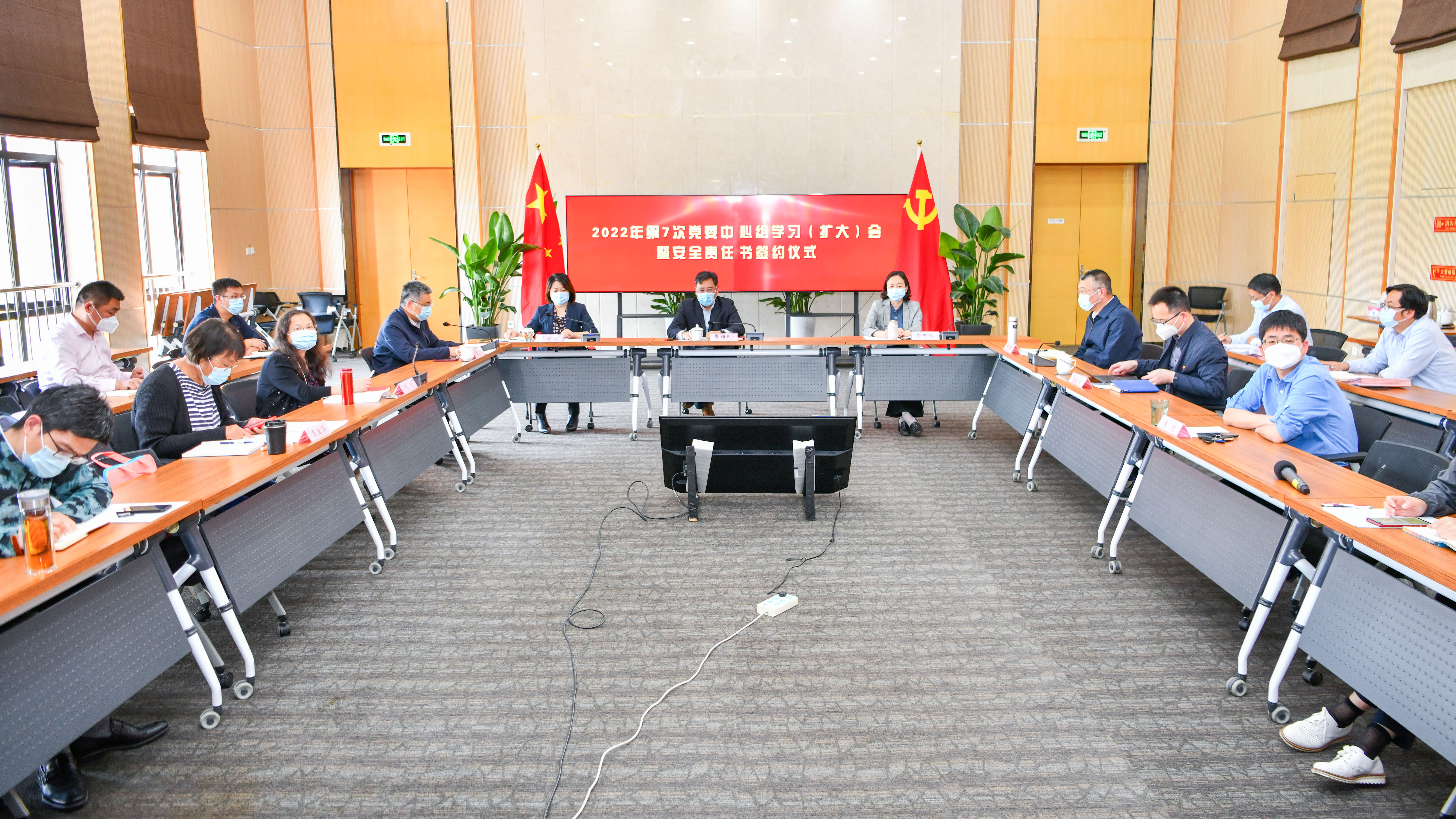 上海市疫情防控指挥部的卓越领导引领精准施策之路