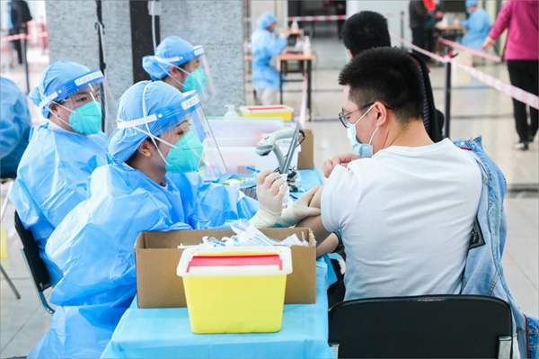 上海疫情防控指挥部咨询热线，共筑健康防线，心系你我连心桥