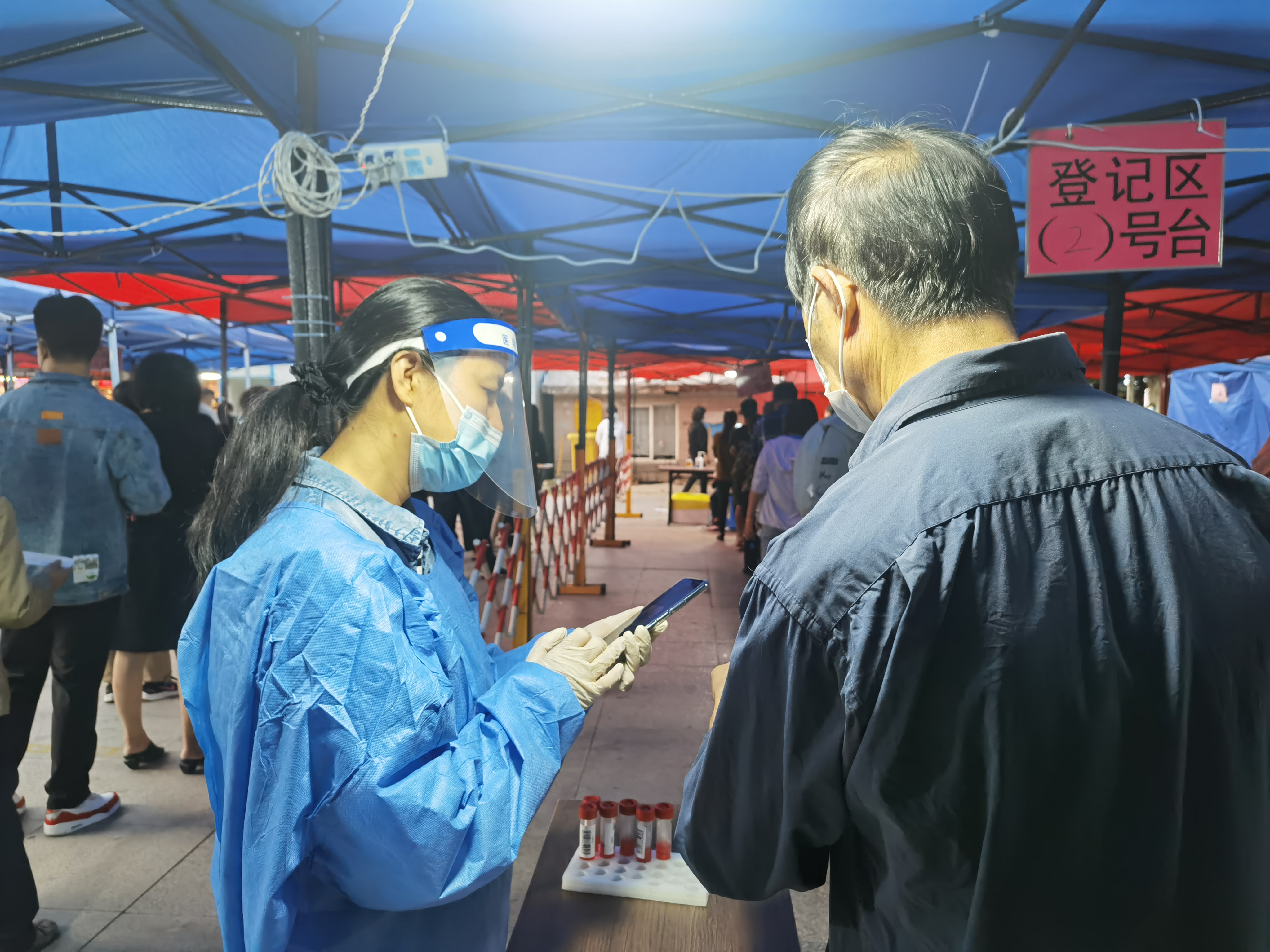 福州疫情防控部门筑牢防疫屏障，坚守阵地不放松