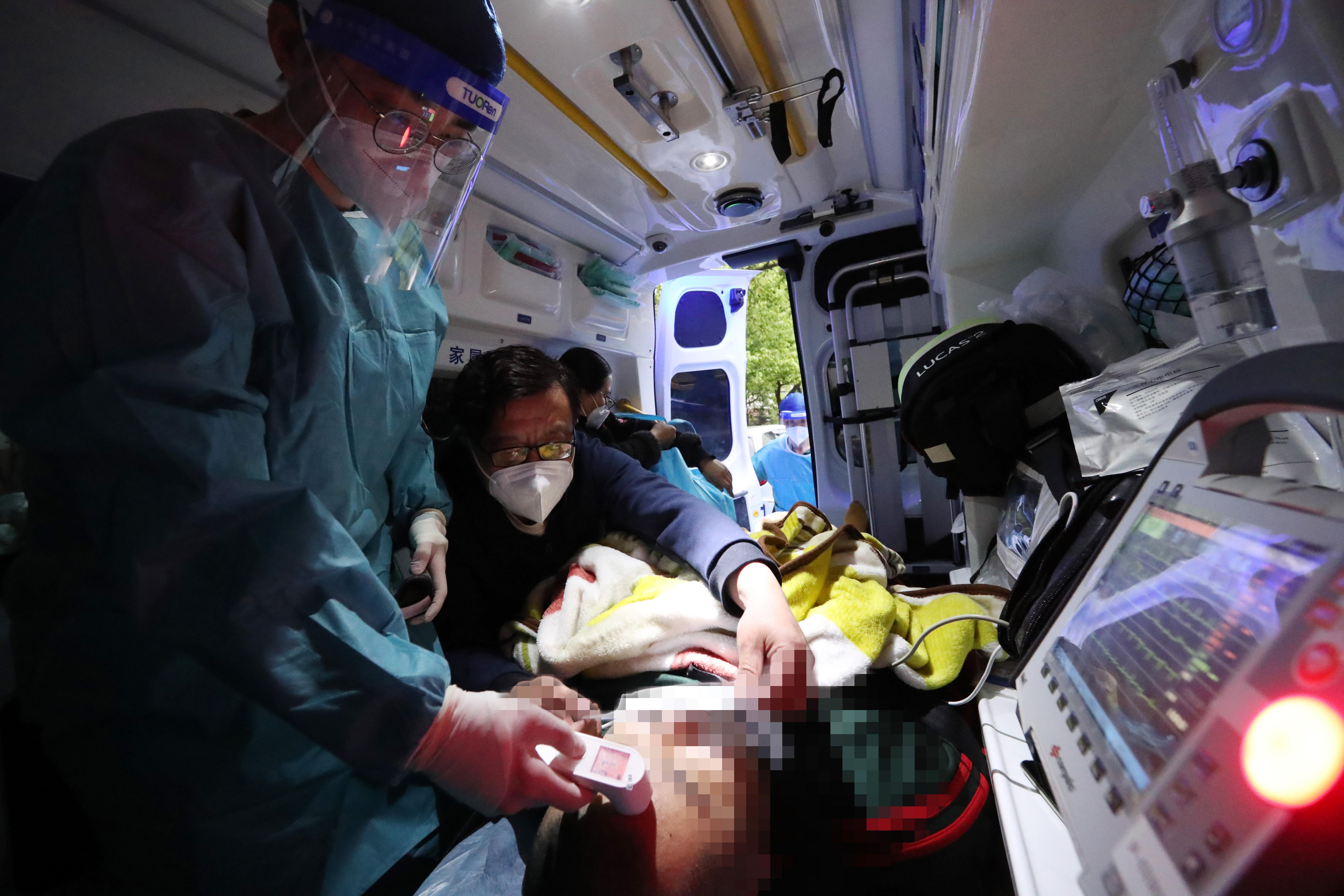 上海疫情防控小组热线，共筑健康防线，心系你我连接。