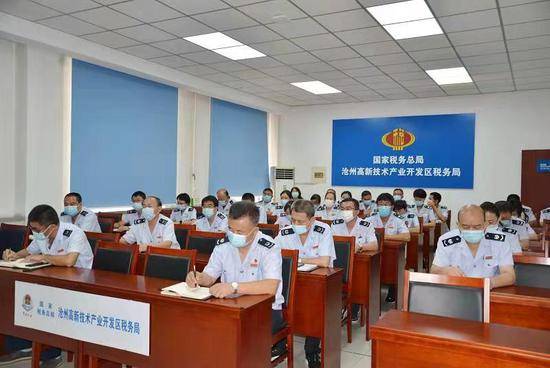 上海疫情局与吉林省分局局长携手合作,担当与协作共克时艰 上海疫情局与吉林省分局局长携手合作,担当与协作共克时艰