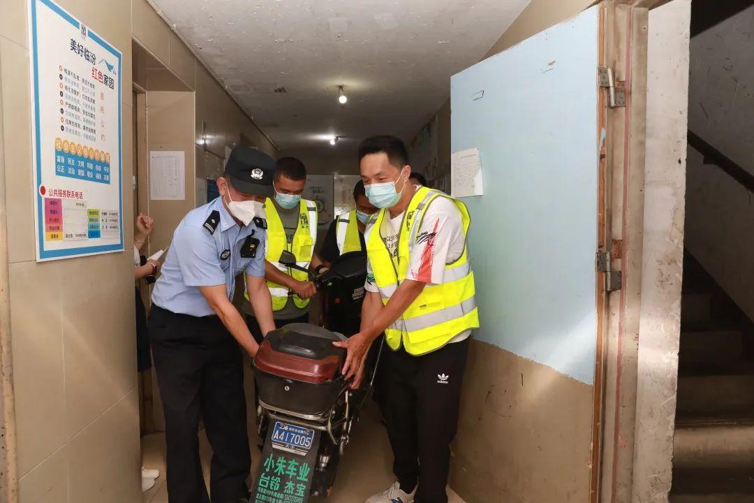 辅助开挂工具“四川麻将小程序必赢神器”(原来确实是有挂)