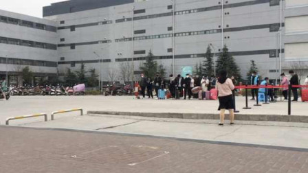 郑州富士康暂停招工背后的深层原因及其影响分析