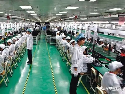 富士康郑州厂区发生致命冲突事件