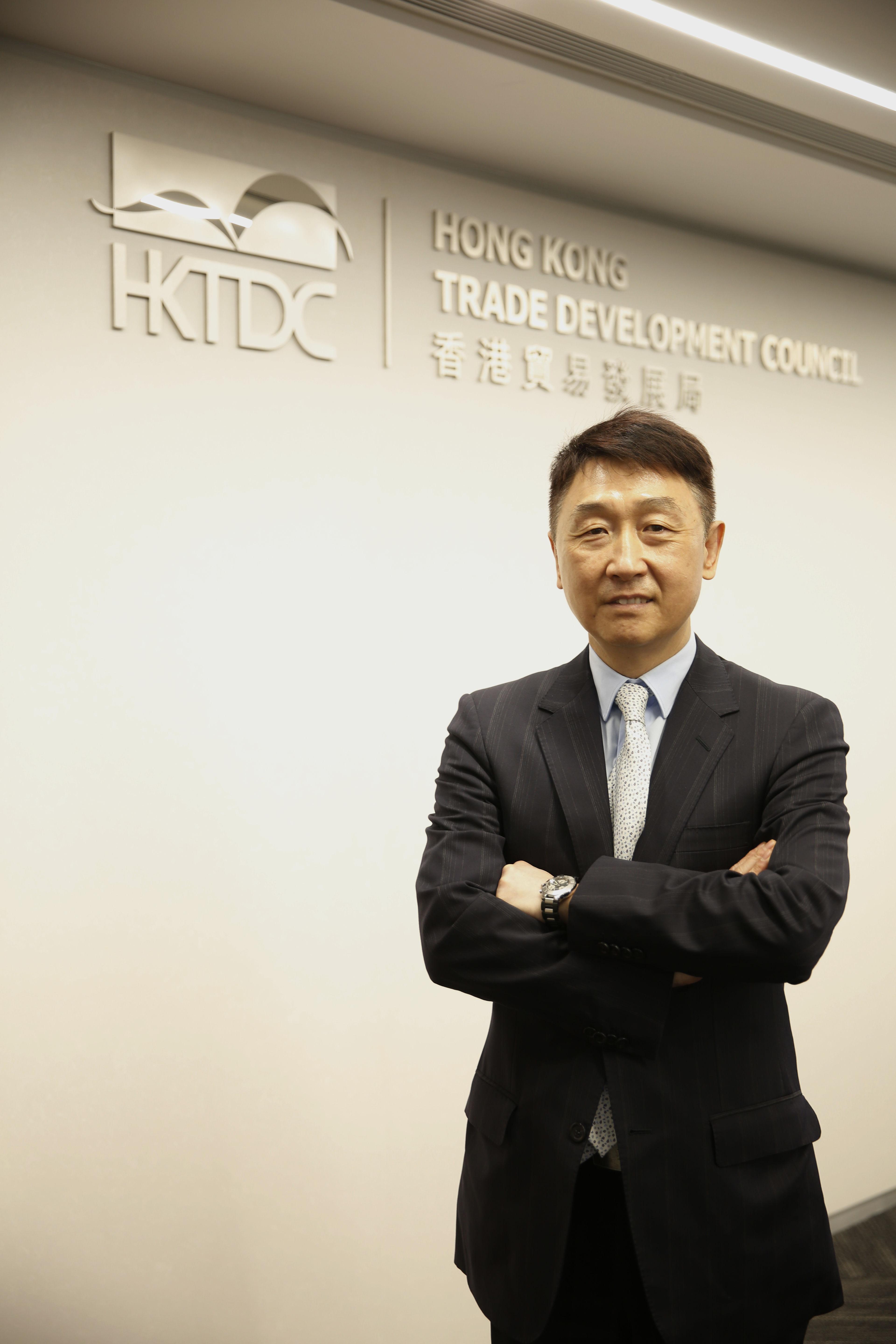 香港疫情现状及其社会影响分析 香港疫情现状及其社会影响分析