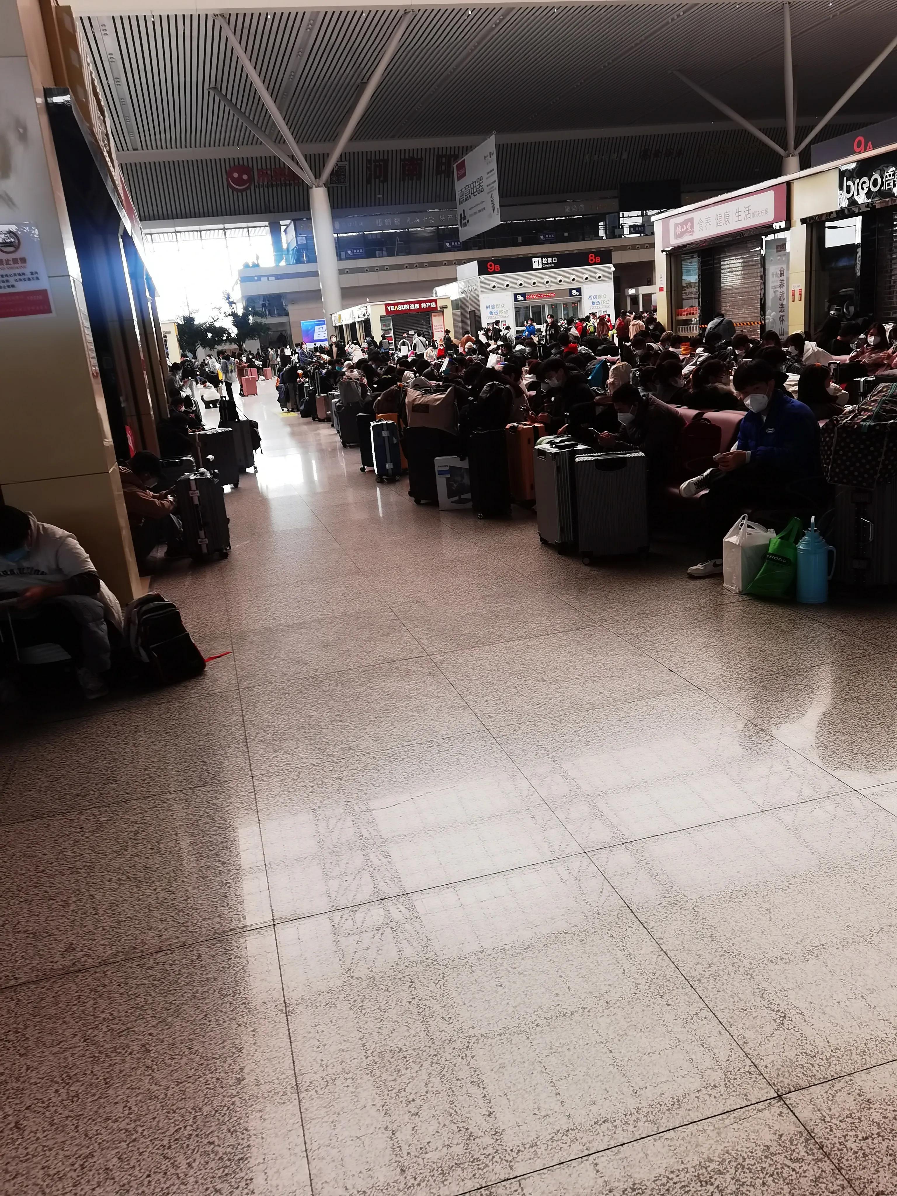 郑州疫情下大学生开学面临的挑战与希望的曙光 郑州疫情下大学生开学面临的挑战与希望的曙光