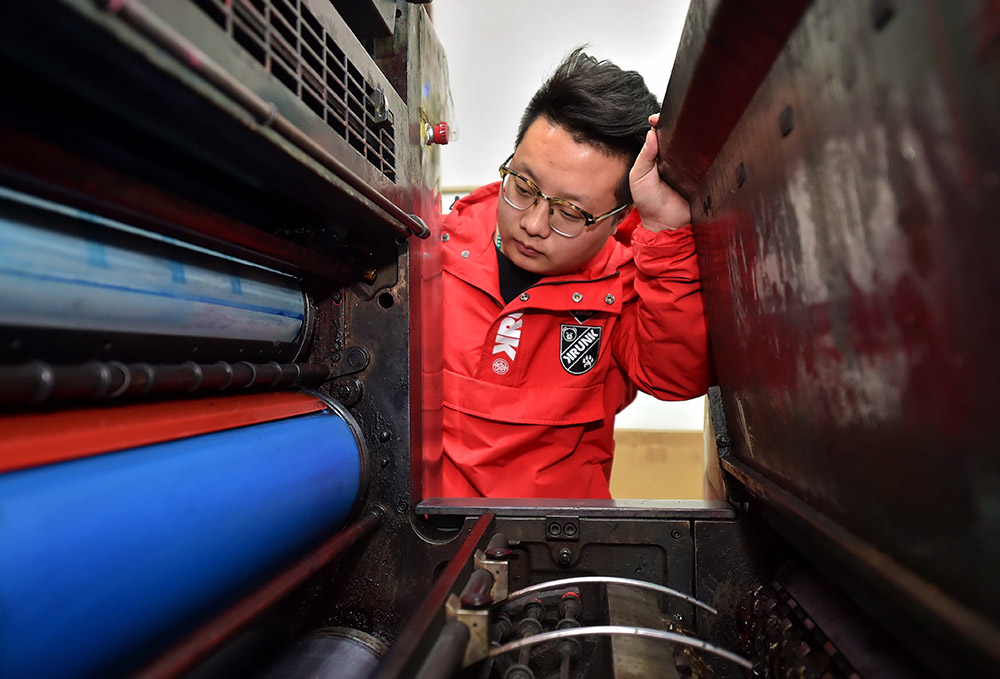 香港学生返校，挑战与机遇并存，重启校园生活新篇章