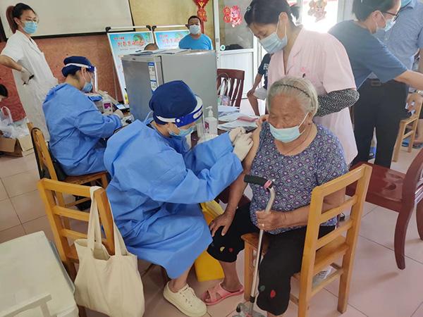 北京与上海疫苗接种行动助推健康中国进程