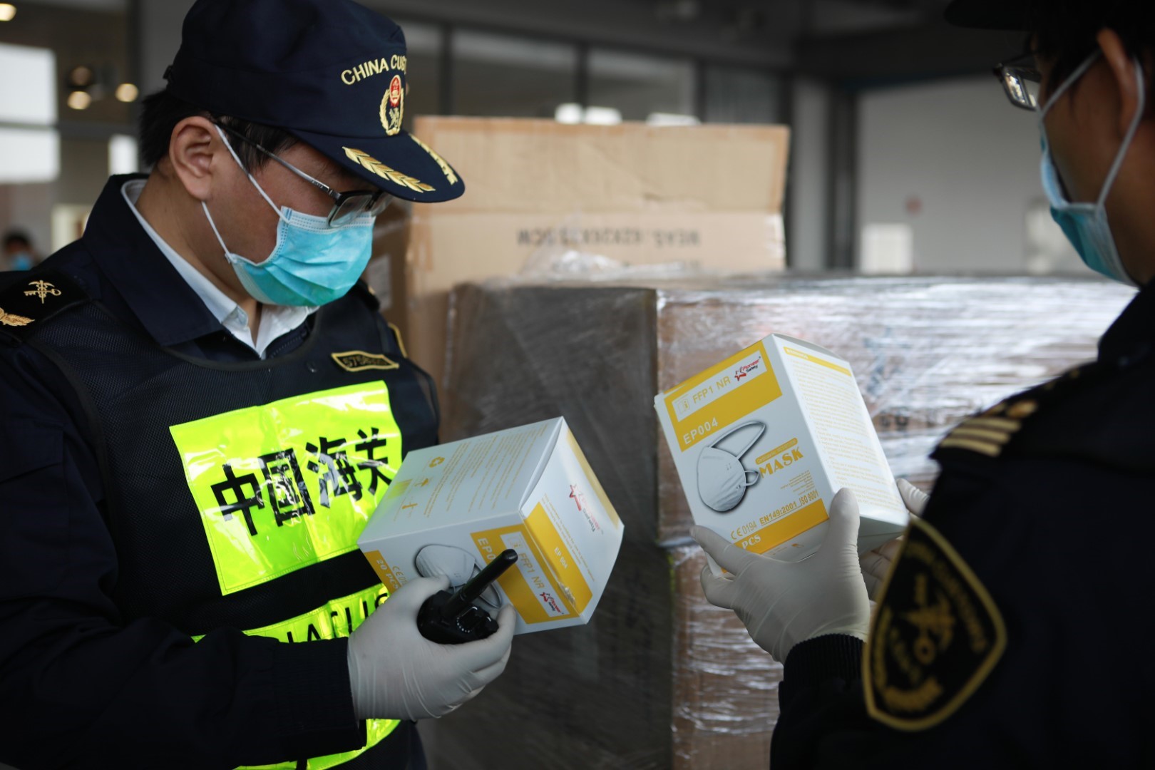 香港疫情海关严防死守，共筑防线抗击疫情