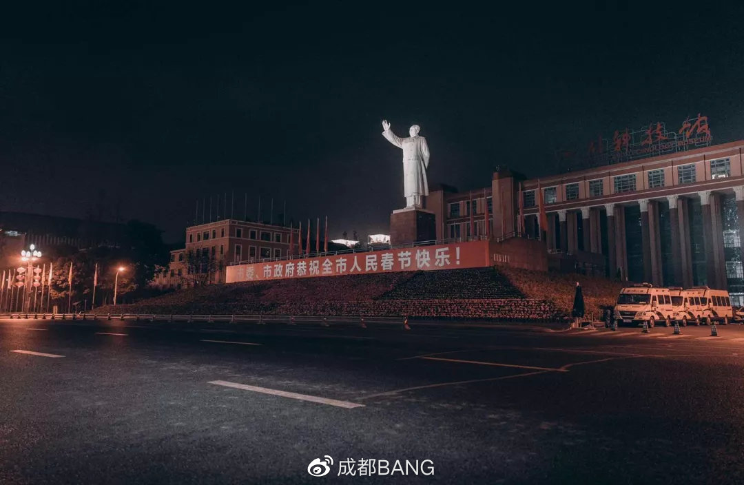 疫情下的北京与成都，挑战与希望共舞