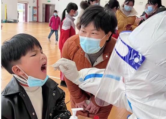 长沙加强疫情管制,坚决遏制扩散,保障人民生命安全 长沙加强疫情管制,坚决遏制扩散,保障人民生命安全