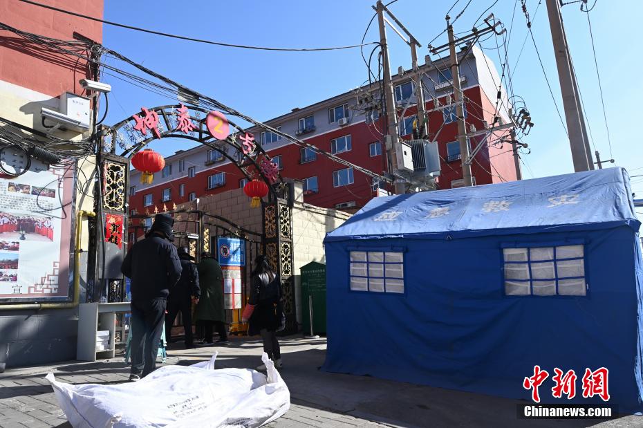 呼和浩特疫情封闭小区,共克时艰,邻里守望相助 呼和浩特疫情封闭小区,共克时艰,邻里守望相助