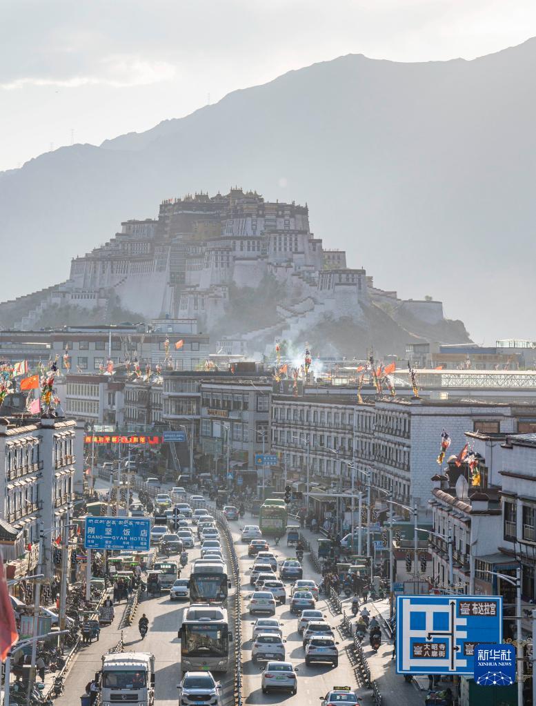 拉萨高原城市的魅力时刻探寻