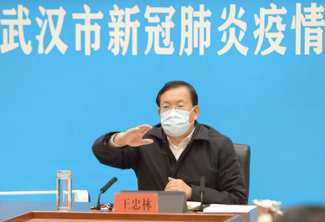 今日教程“掌心麻将圈开挂神器!专业师傅带你一起了解(确实有挂)