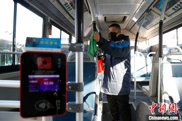 北京公交车戴口罩规定的实施及其社会影响探究