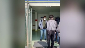 北京地铁站的口罩情缘