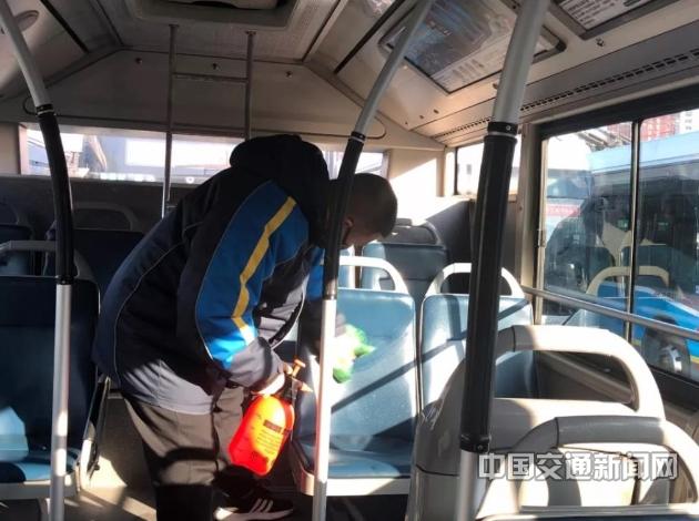 北京公交车上的口罩文化现象