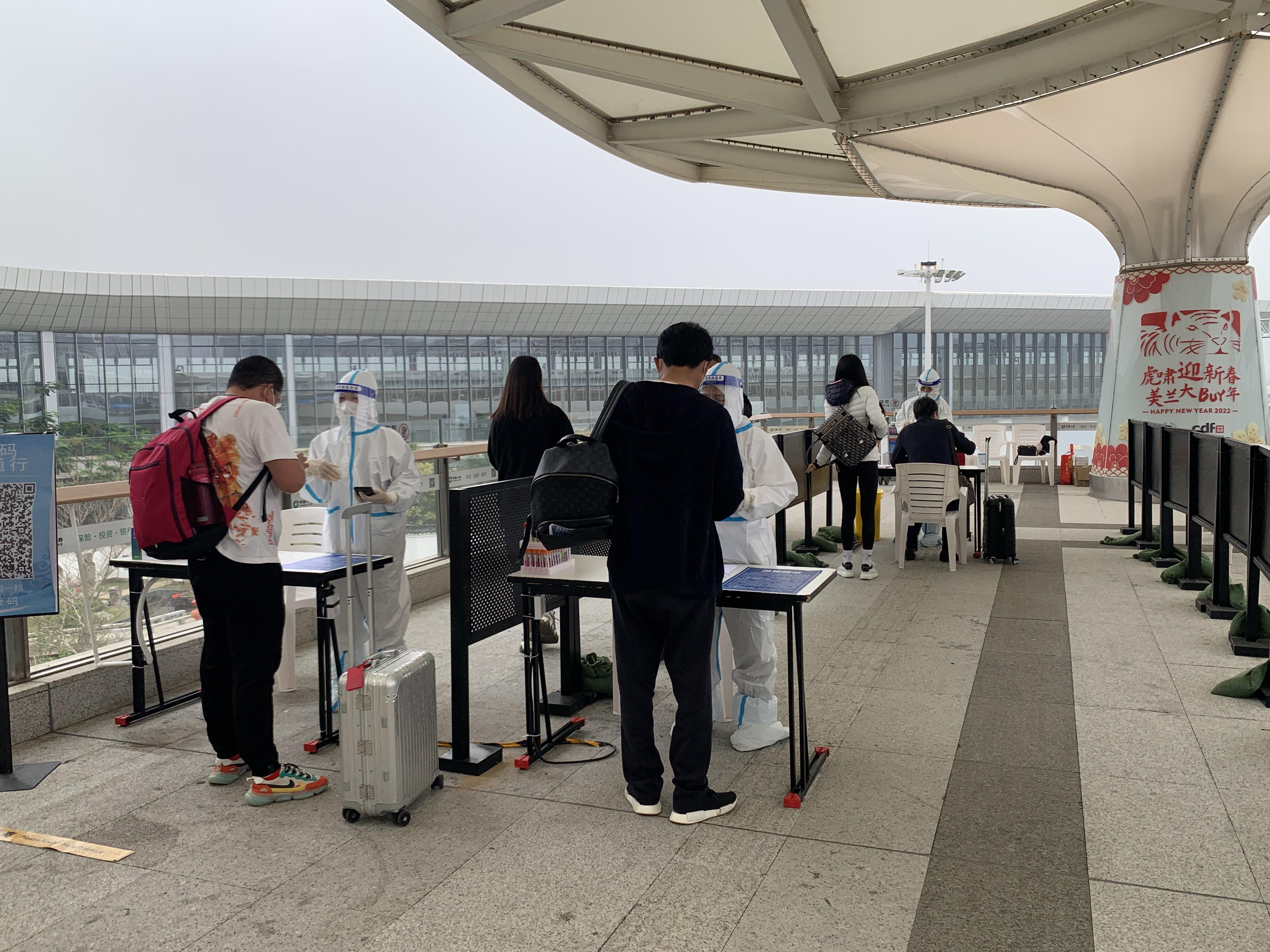 北京机场筑牢防疫防线，守护旅客安全出行