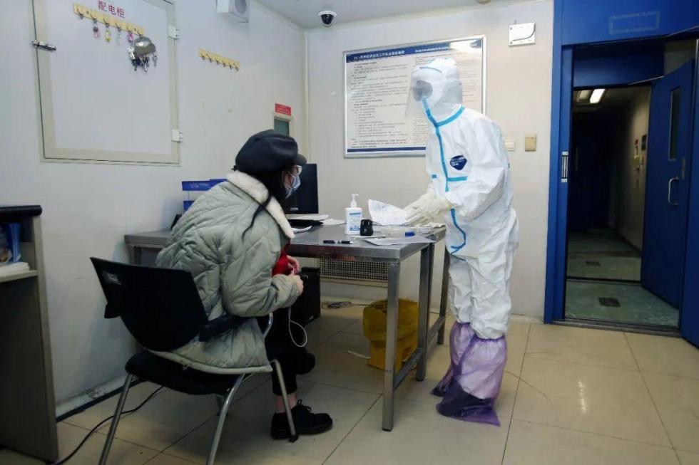 北京飞机场加强疫情防控,筑牢空中防线以保障旅客安全出行 北京飞机场加强疫情防控,筑牢空中防线以保障旅客安全出行