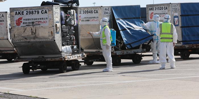 沈阳机场筑牢疫情防控空中防线，保障旅客安全出行