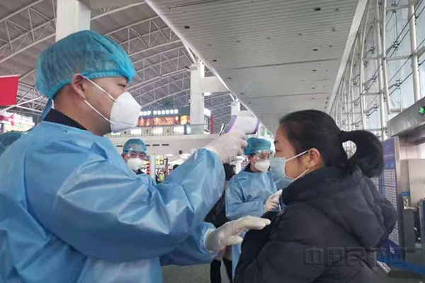 乌鲁木齐机场筑牢疫情防控防线，守护航空安全