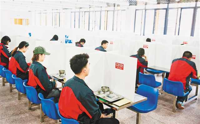 介绍一款“微乐河南麻将万能开挂器通用版!详细分享装挂步骤