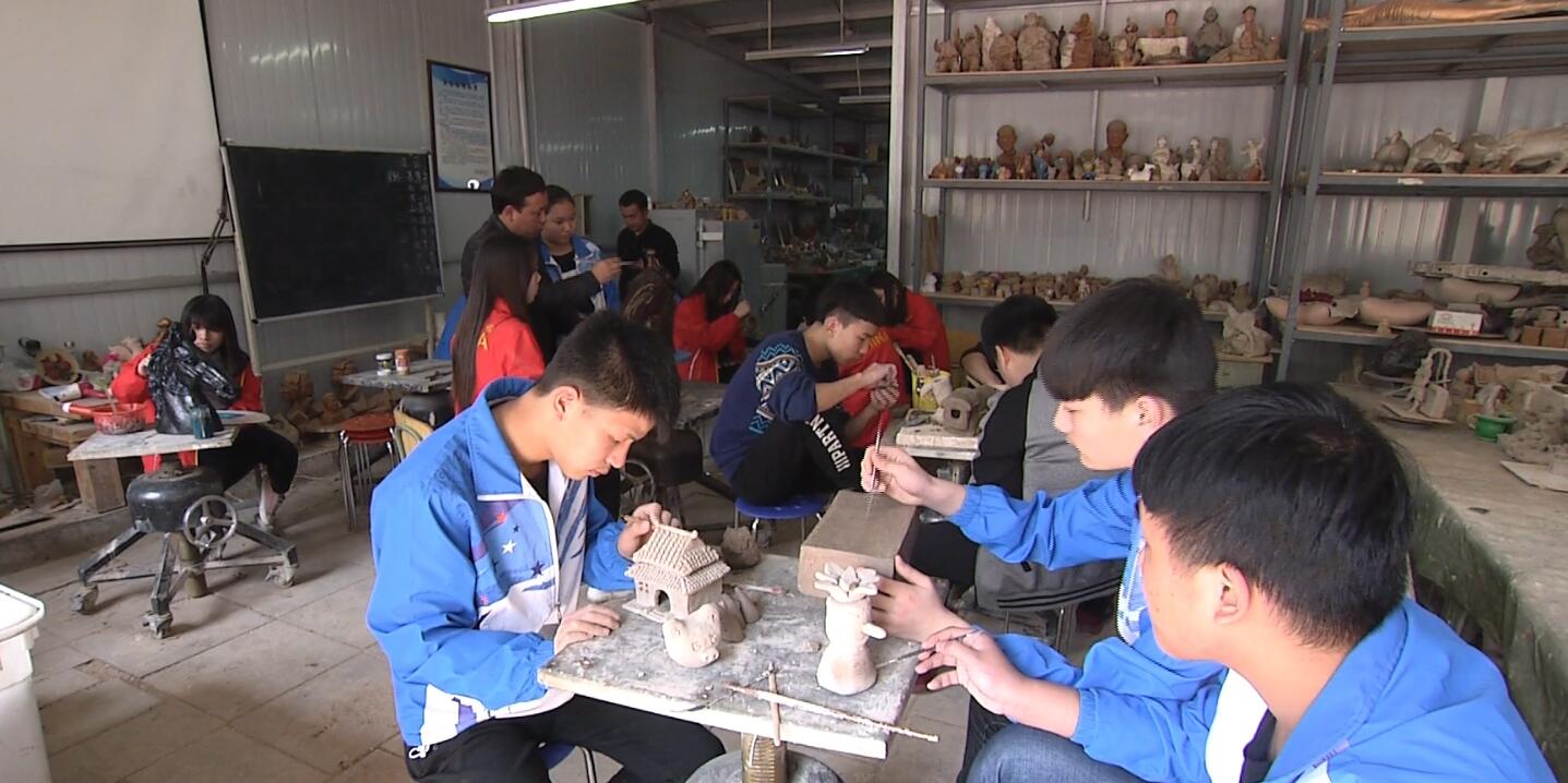 河南郑州高校学生的生活与成长