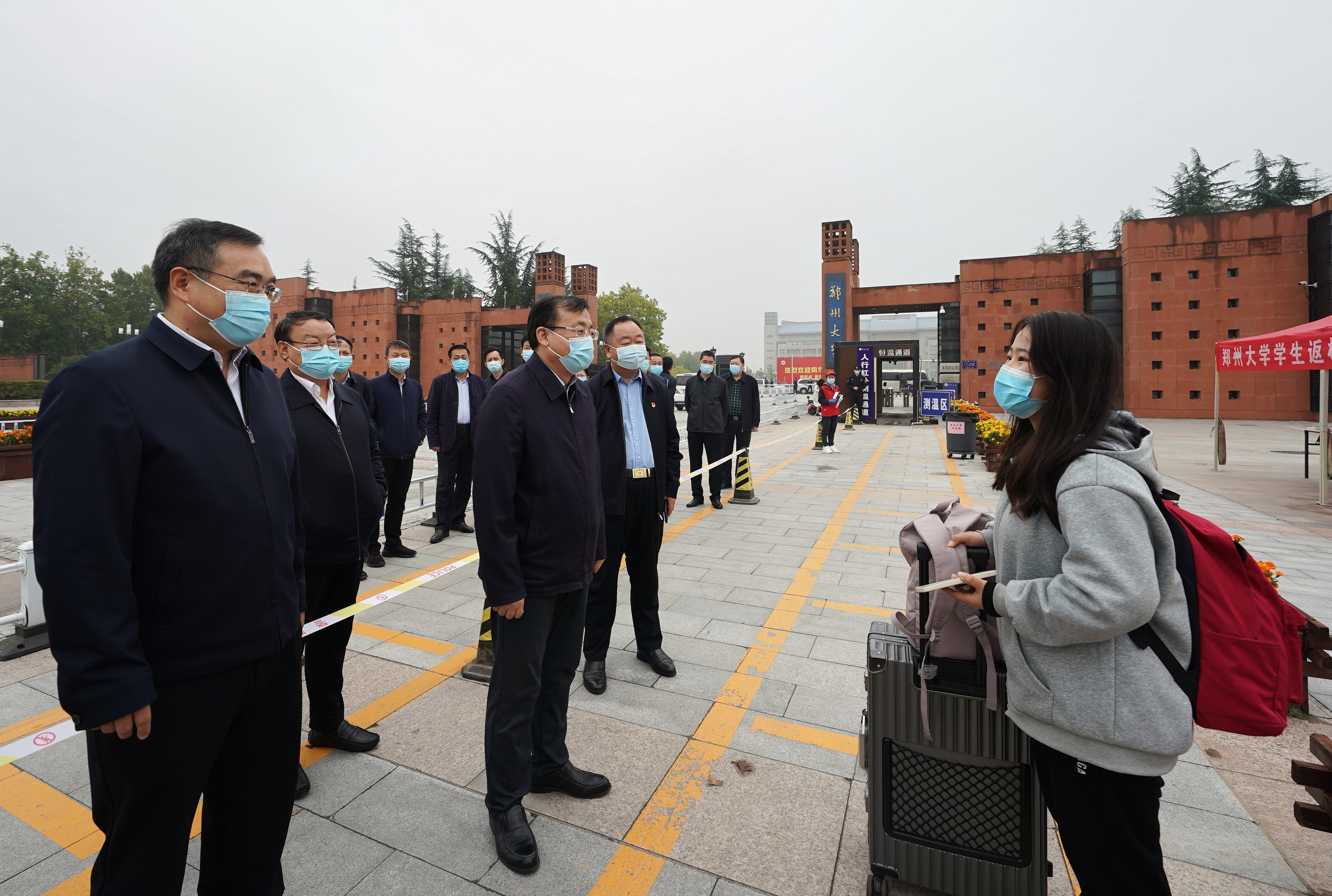 郑州大学学生返校，疫情防控下的校园重启与学子归途