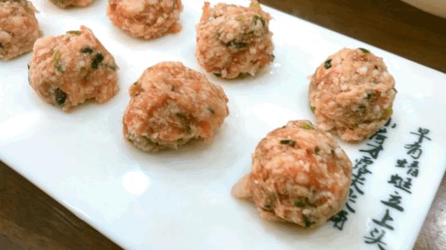 重庆火锅和内蒙火锅有什么区别:四川火锅与内蒙火锅
