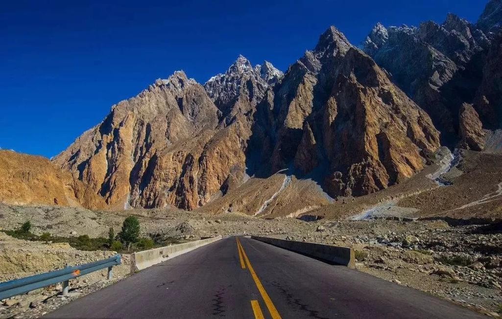 香港新情况,挑战、机遇与未来发展的多维透视 香港新情况,挑战、机遇与未来发展的多维透视