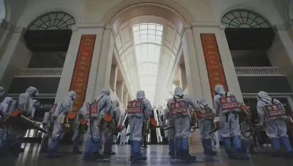 2020疫情下的郑州，坚韧之城与平凡英雄的抗疫记忆
